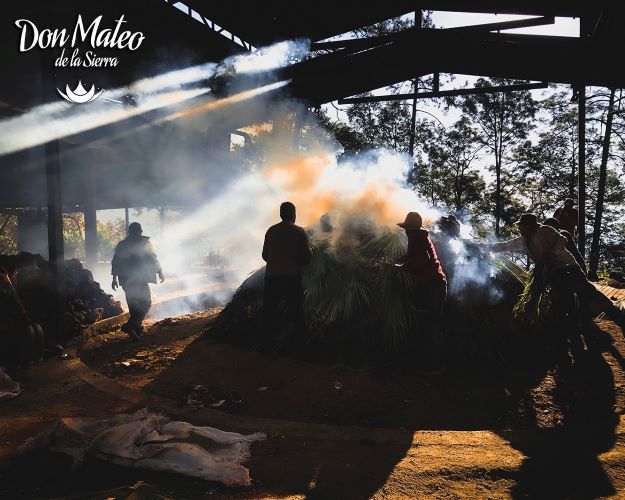 Horno encendido en Don Mateo de la Sierra