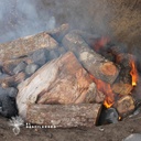 Leña encendida en el horno de Envido 29